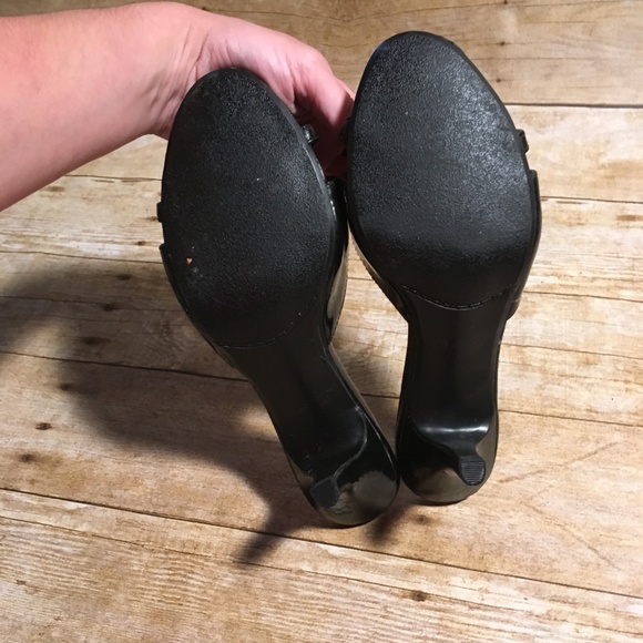 Black slip on heels - Picture 6 of 6